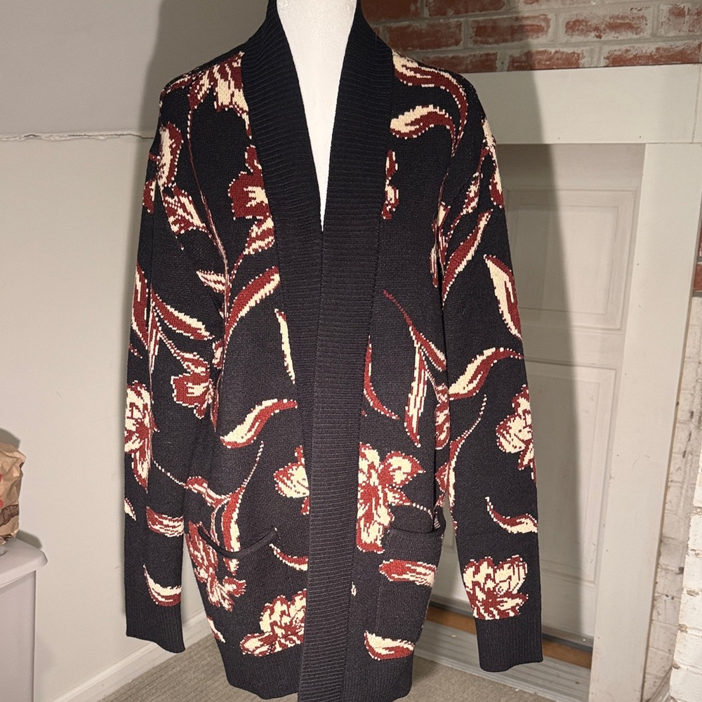 Elegant Black and Red Floral Women's Cardigan